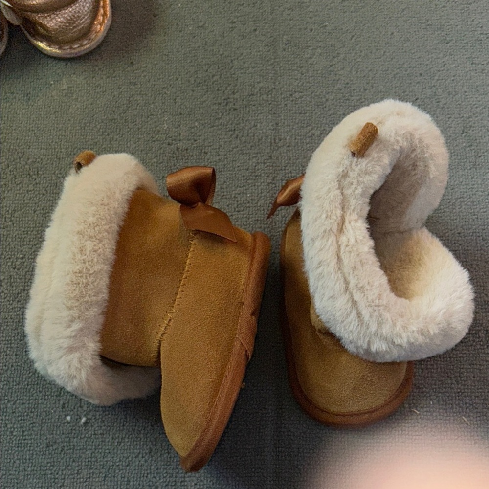 Bearpaw Tan Baby Booties with Bow